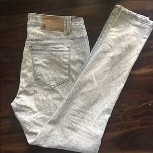 Skinny Jeans with Cheetah print